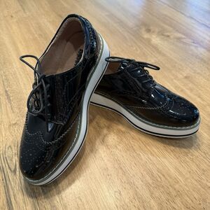 DADAWEN Women's Platform Size 9.5 / 41 Lace-Up Wingtips Patent Oxfords Shoe